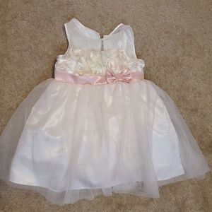 Cherokee Dresses - 4T fancy Dress Cherokee Dresses - 4T fancy Dress